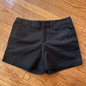 TOMMY HILFIGER BLACK SHORT SIZE 6